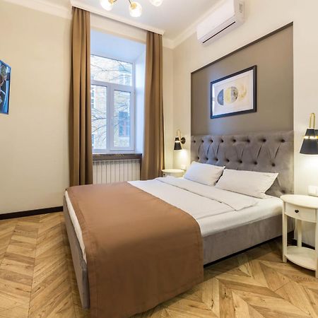 Apartments On Antonovycha Киев Екстериор снимка
