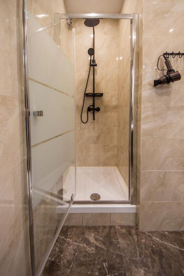 Apartments On Antonovycha Киев Екстериор снимка