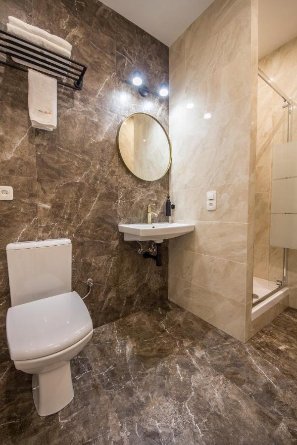 Apartments On Antonovycha Киев Екстериор снимка