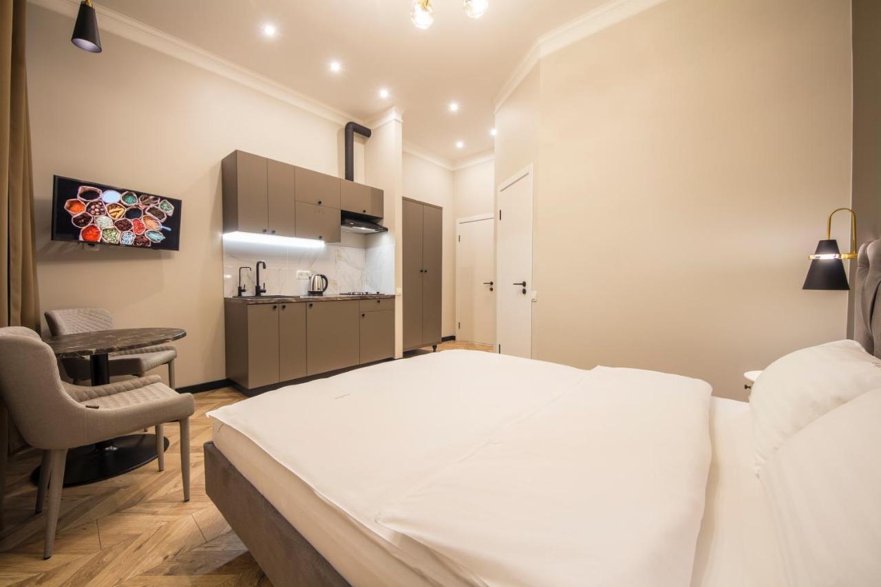 Apartments On Antonovycha Киев Екстериор снимка