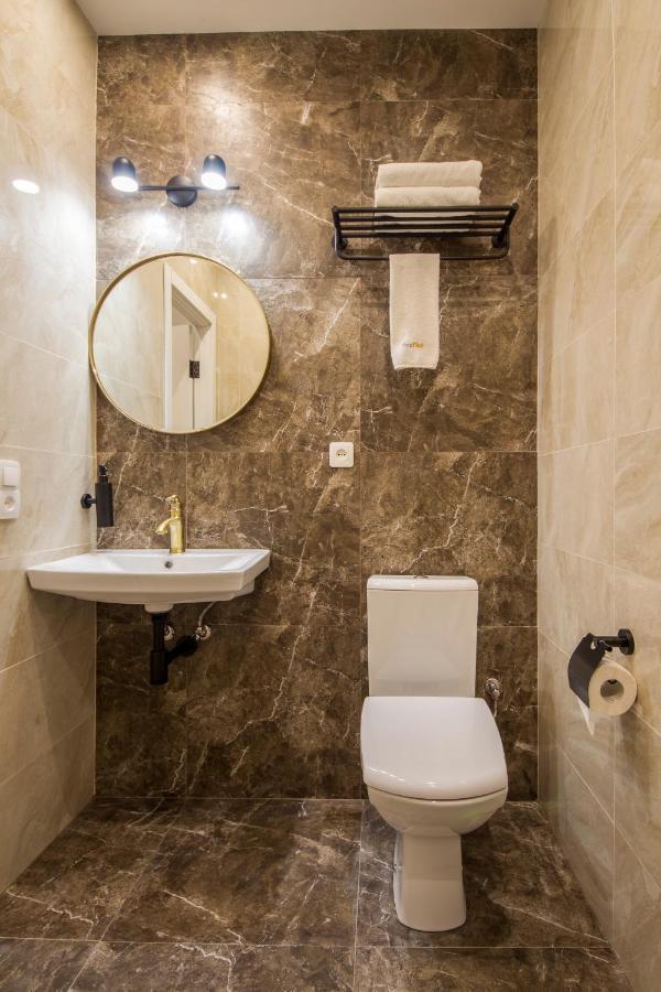 Apartments On Antonovycha Киев Екстериор снимка