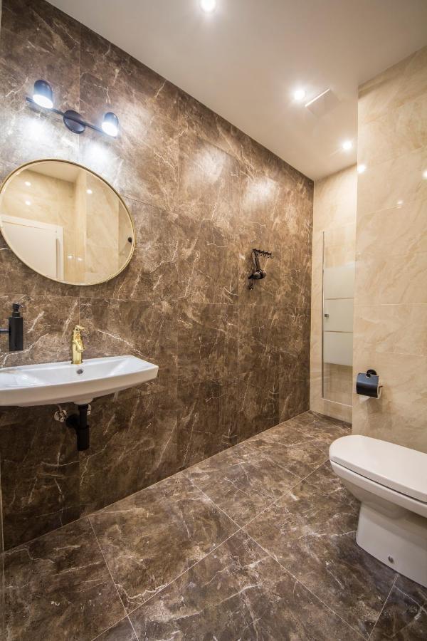 Apartments On Antonovycha Киев Екстериор снимка